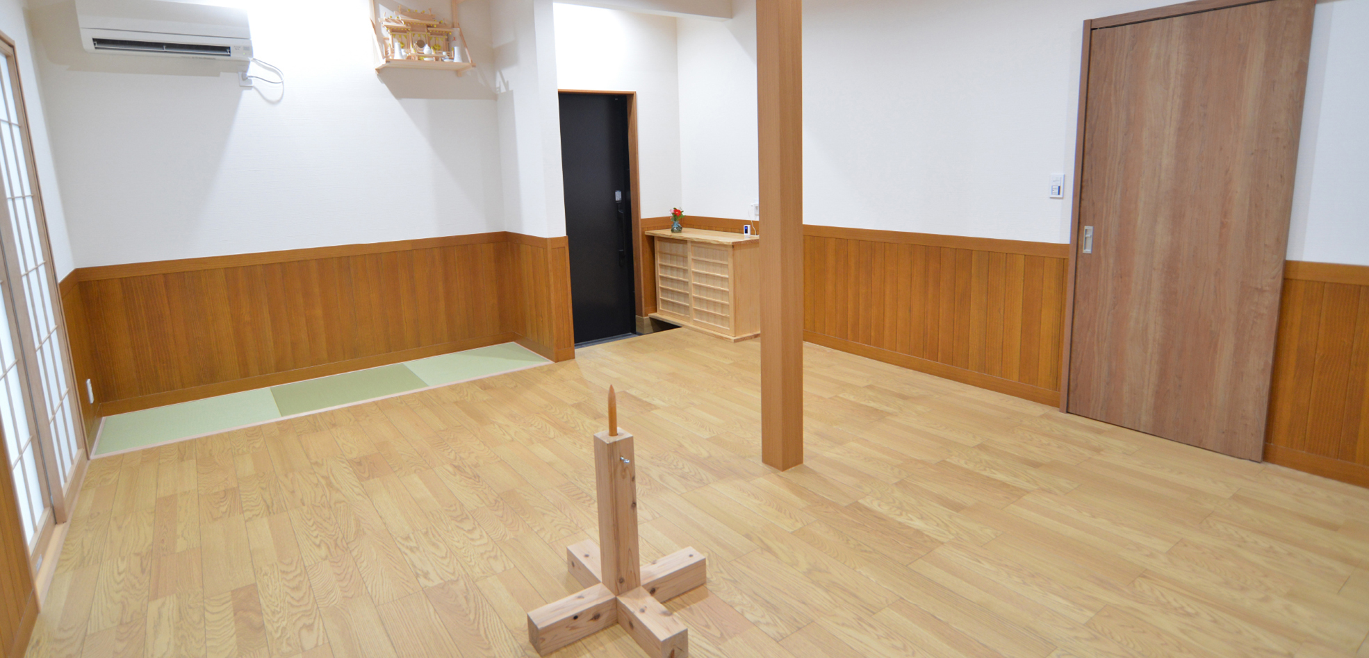 障子と畳を備えた客室